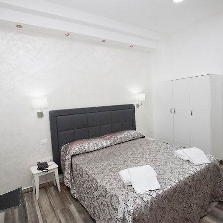 Napoli Garibaldi Square Bed & Breakfast エクステリア 写真