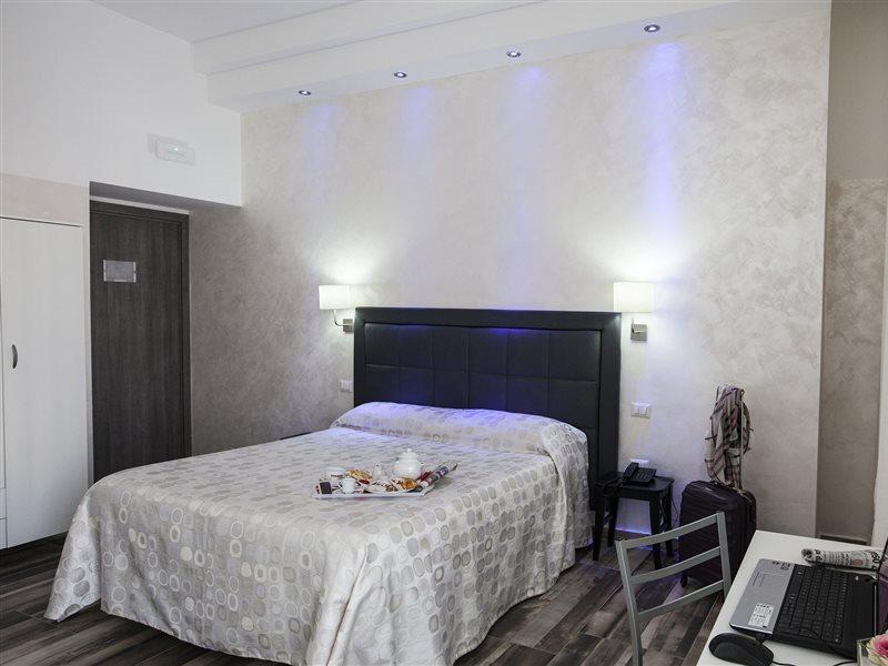 Napoli Garibaldi Square Bed & Breakfast エクステリア 写真