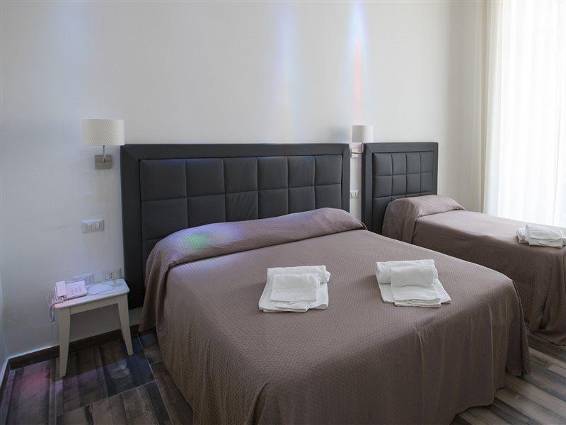 Napoli Garibaldi Square Bed & Breakfast エクステリア 写真