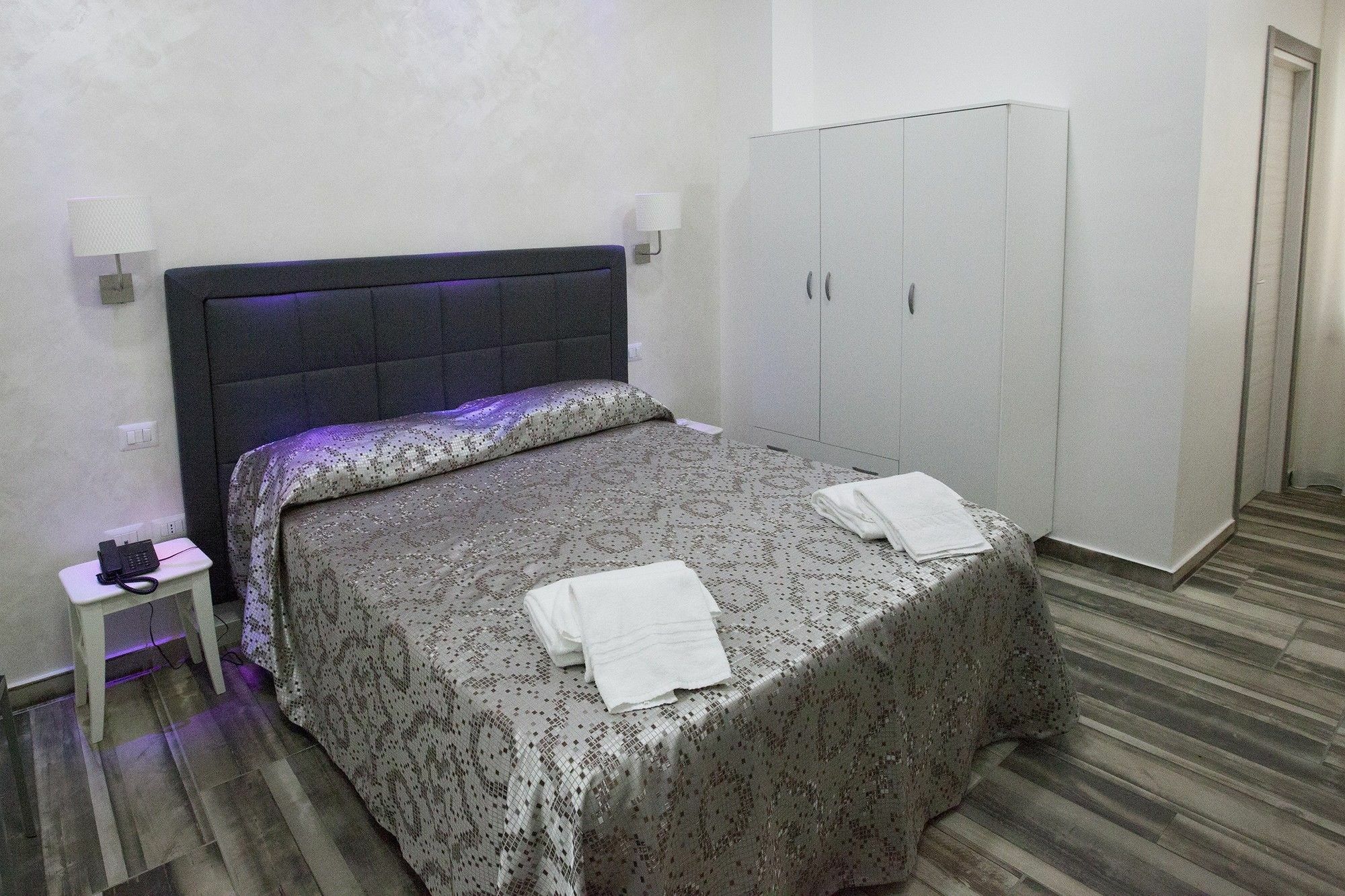 Napoli Garibaldi Square Bed & Breakfast エクステリア 写真